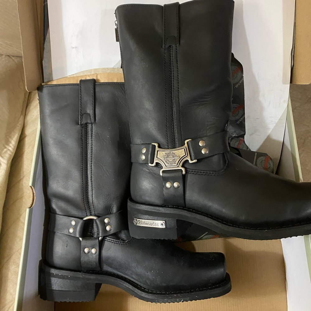 Leather ridding boots Milwaukee motorcycle clothing co